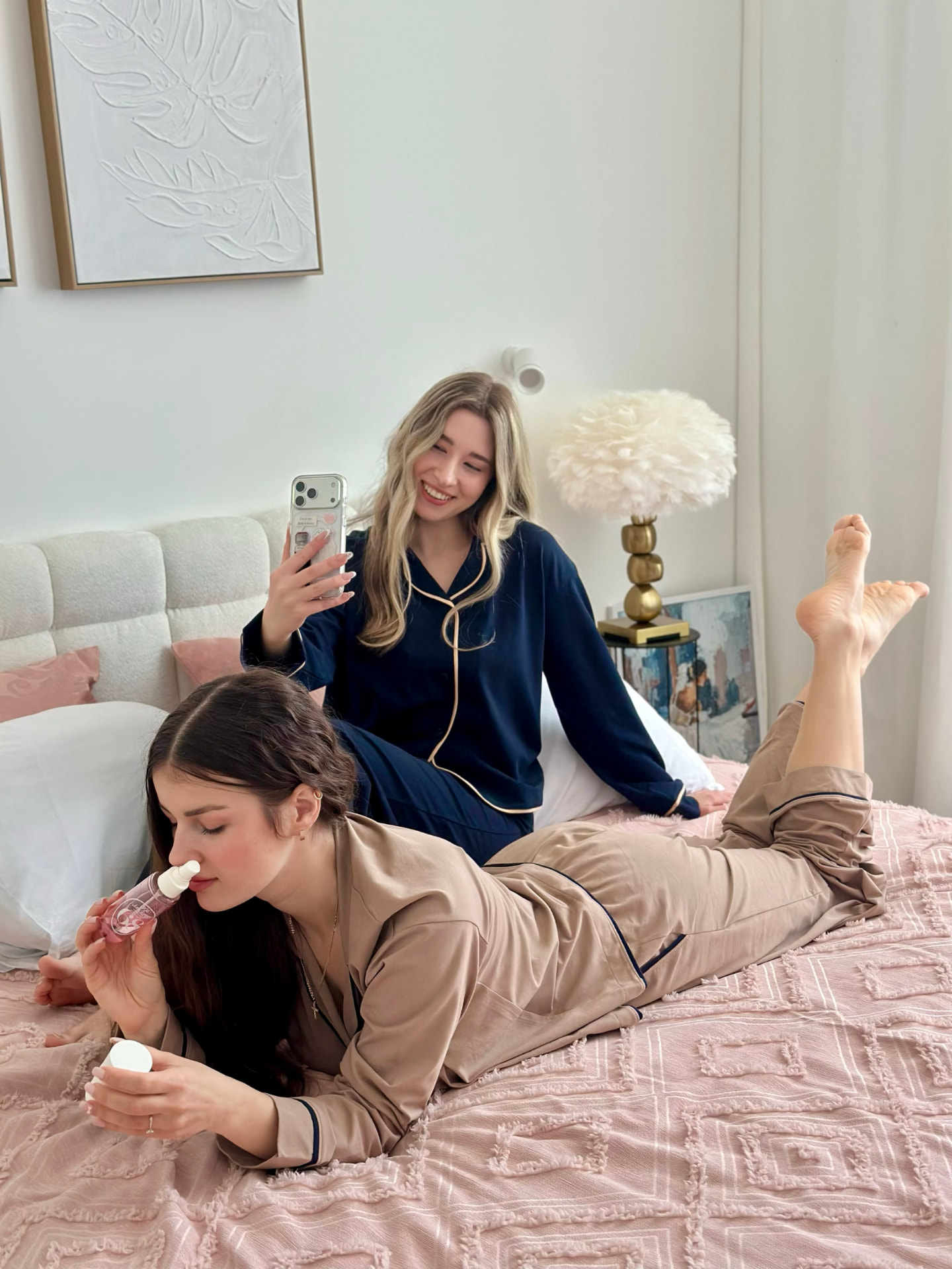 COSY lifestyle — morning in bed